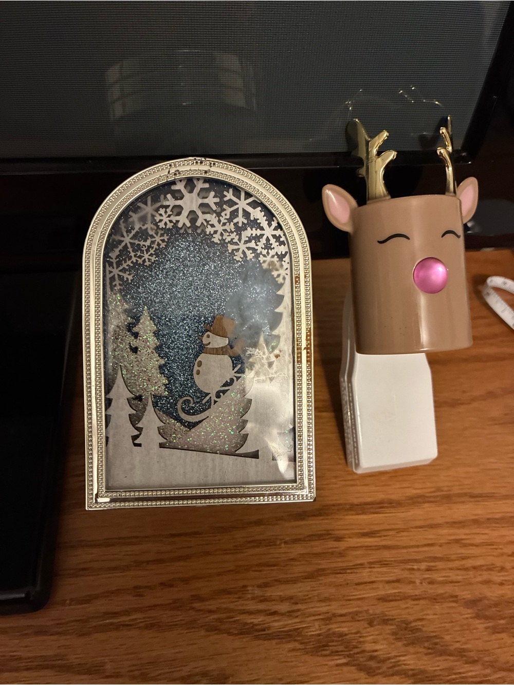 Two Bath & Body Works Brown Reindeer and Snowman Plug ins with two refills